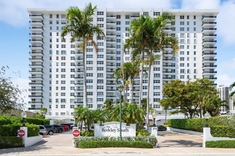 3015 N Ocean Blvd