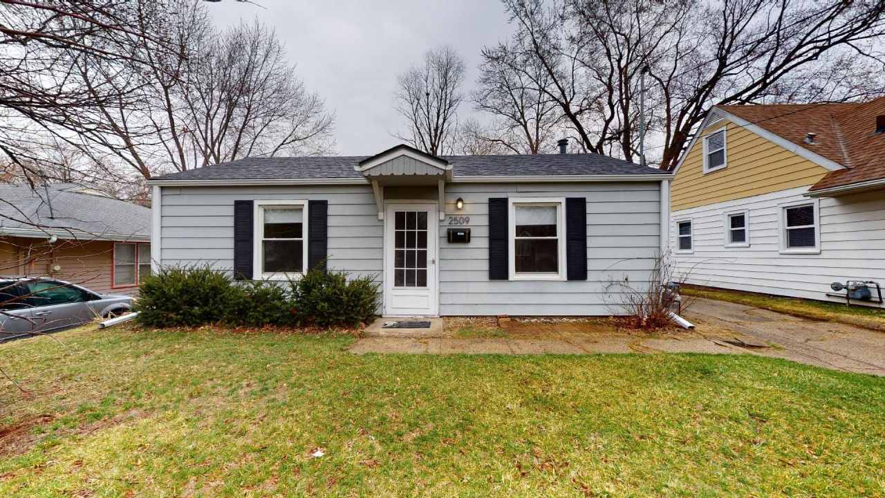 2 Bed Home in Beaverdale area (Available March 15th)