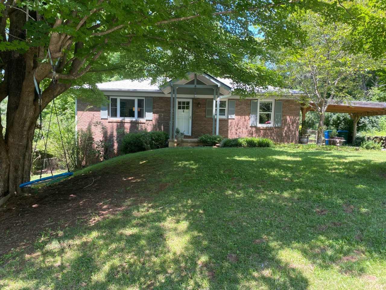 North AVL - Spacious Home with Large Yard and Outdoor Fireplace!