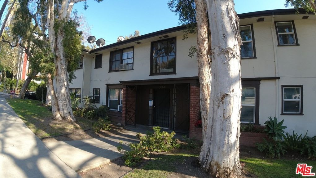 7450 Hollywood Blvd