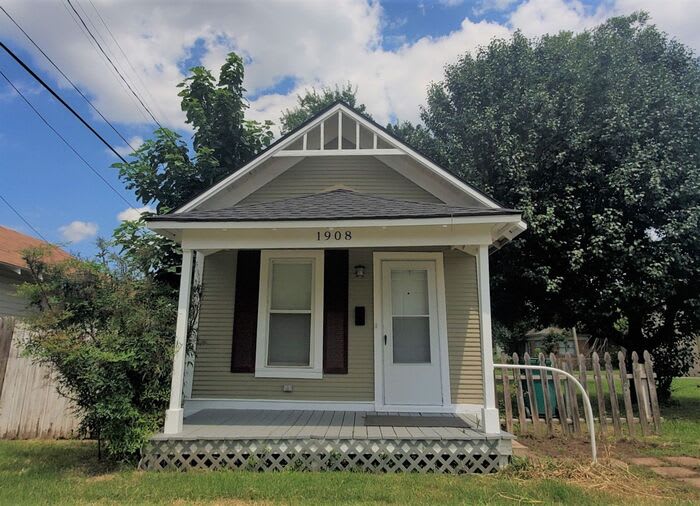 1908 North Billen Avenue