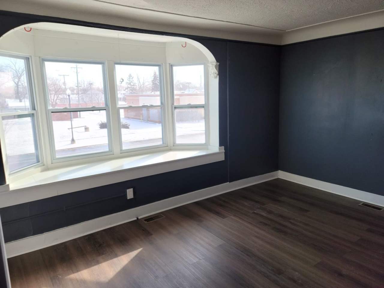 22641-22643 Van Dyke