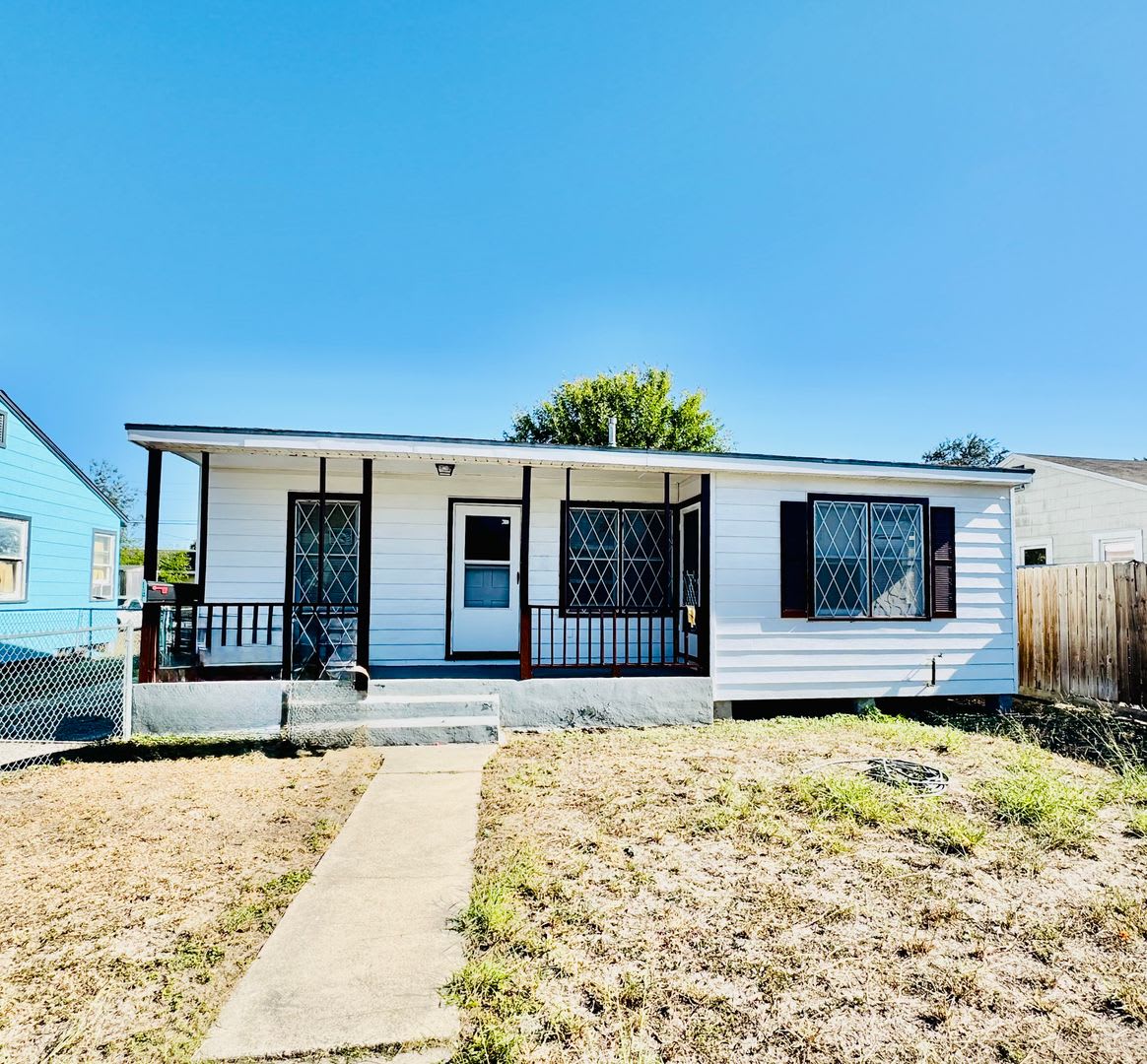 2 bedroom-Centrally located near SPID and Crosstown