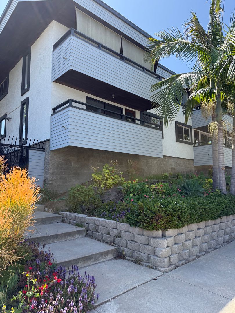 Stylish Condo in Mission Hills