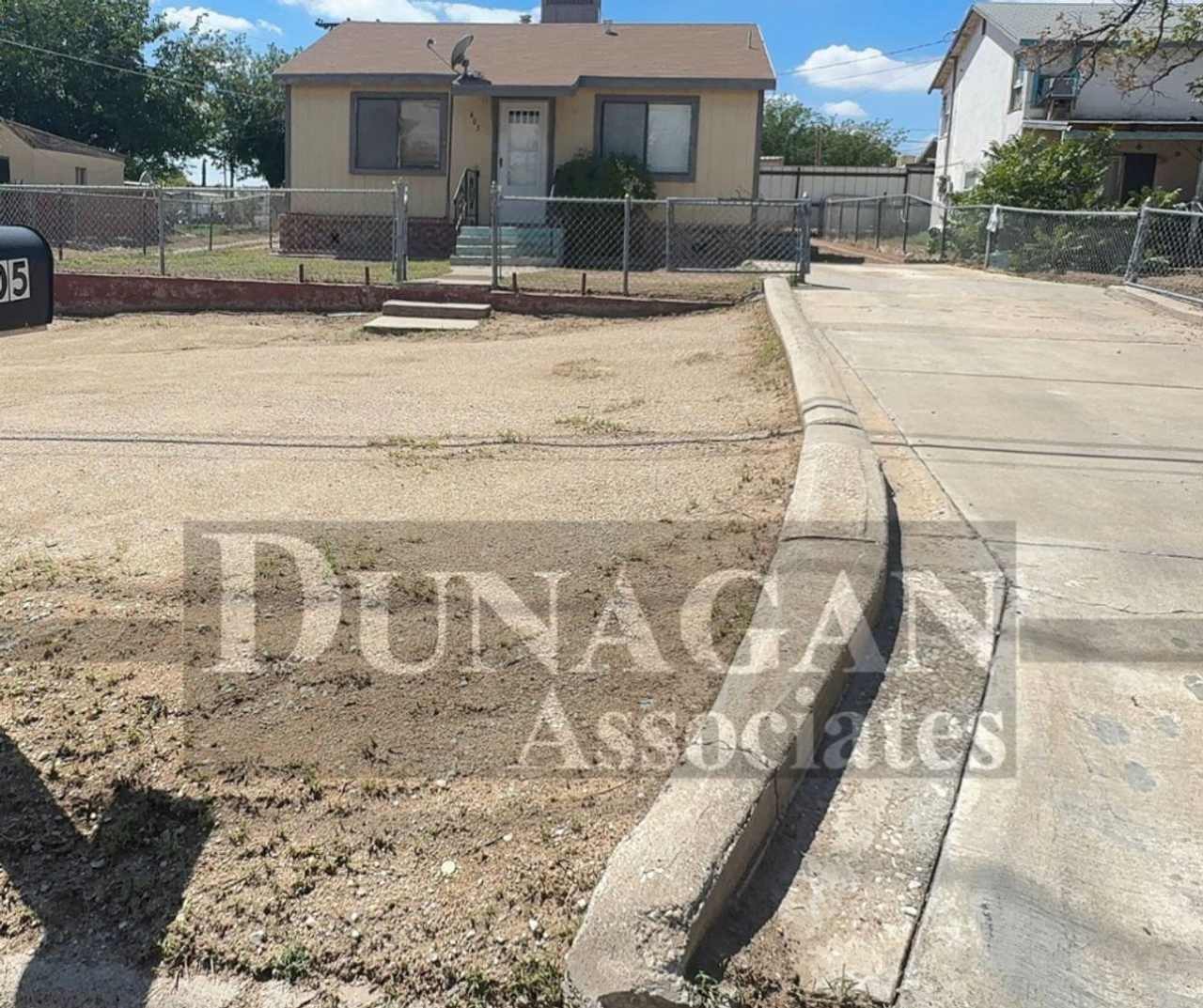 2 Bedroom 1 Bath home Central Heating and Cooling