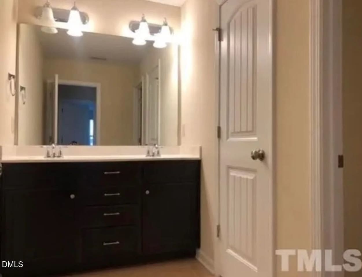 Room in 5 Bedroom Home at Brintons Cottage St