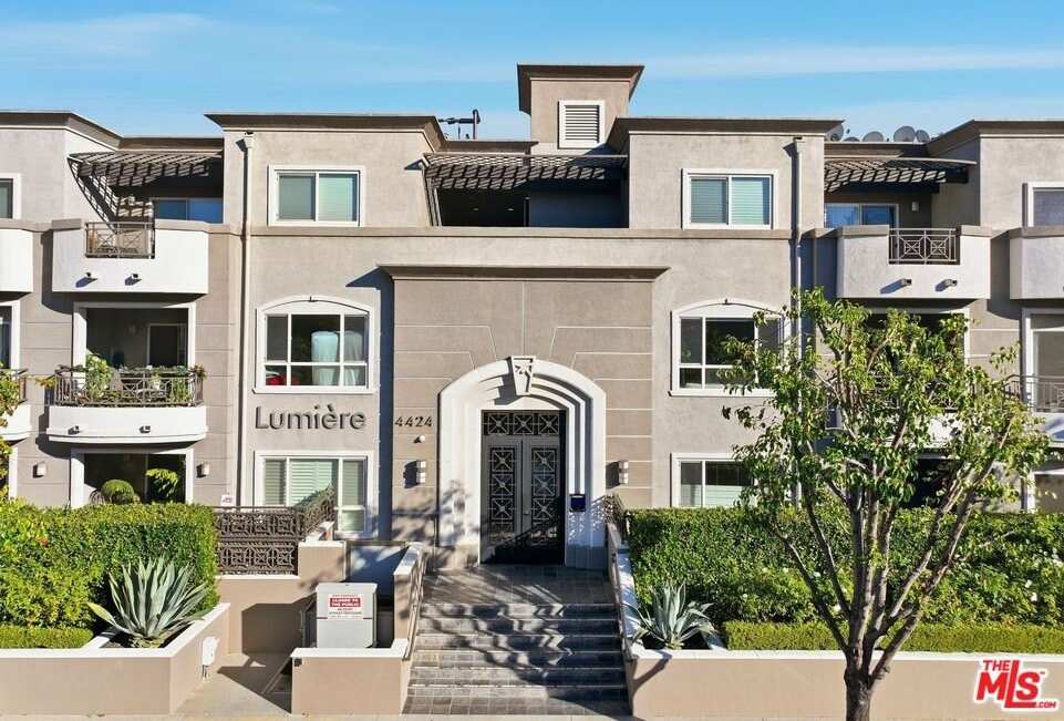 4424 Whitsett Ave unit: 309