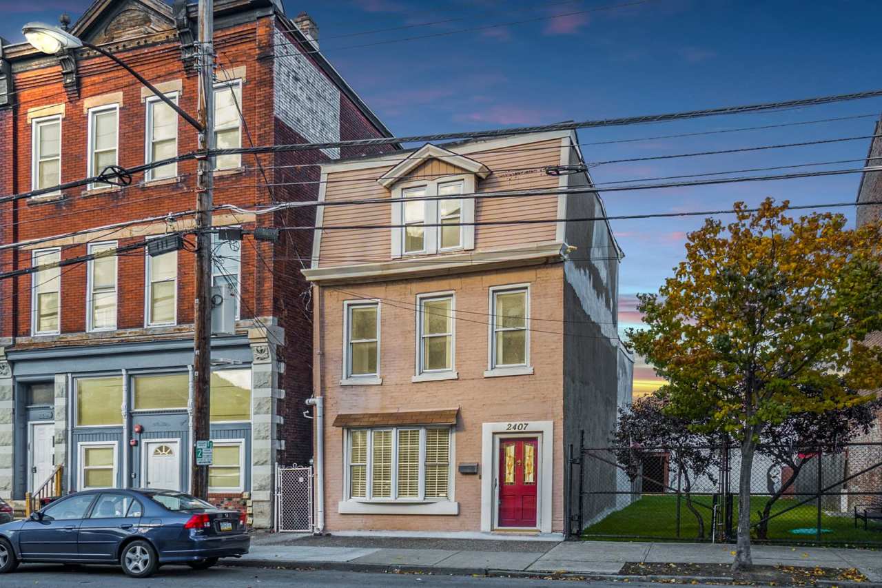 Beautiful luxury and spacious 4 bed home in South Side flats