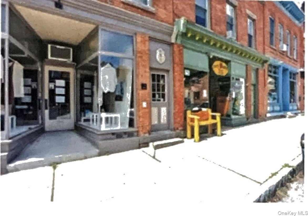 457 Main Street unit: Apt 1