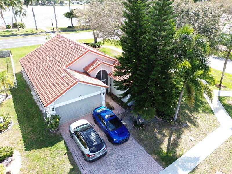 1599 Oak Berry Circle