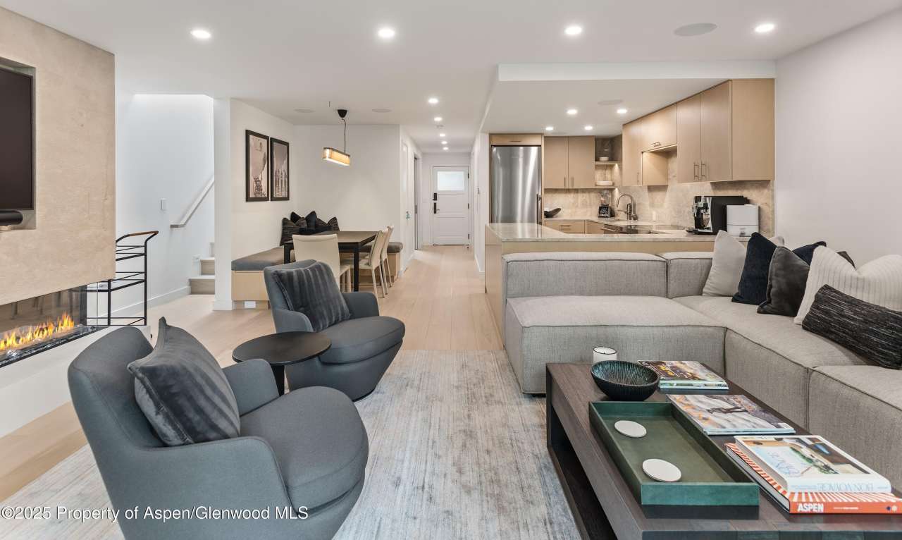 800 E Hopkins Avenue unit: B5