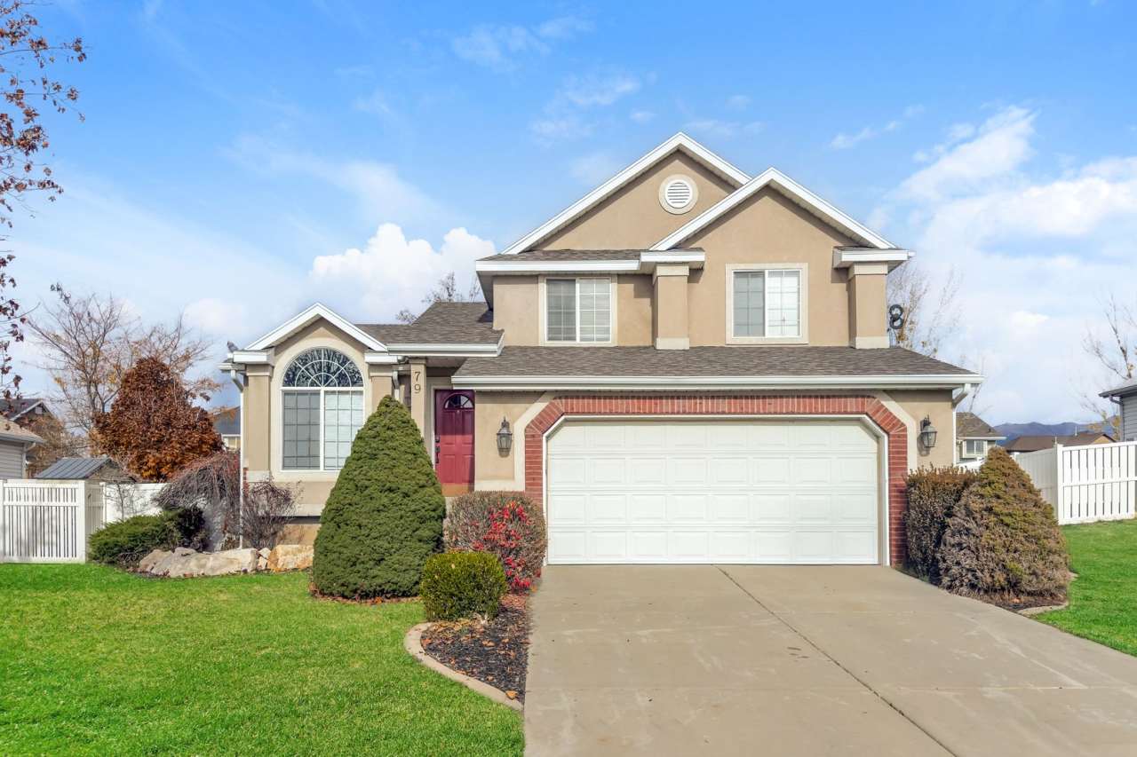 Comfortable 4 bed, 3 bath Family Home With Garage  Pet-Friendly Living! - Available NOW!