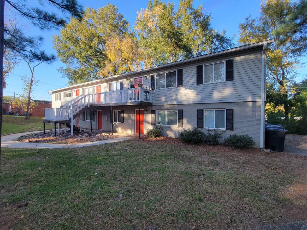 Renovated 2BR/1BA Apts Near Downtown Raleigh. 1 Mile to 1-440. Pets Welcome.