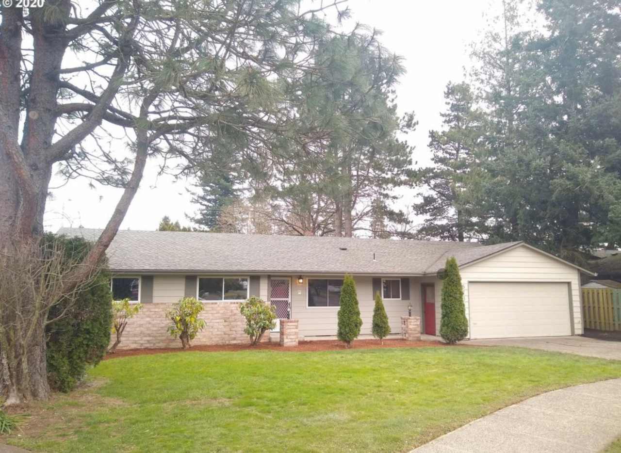 Beautiful 3 bedroom ranch on quiet cul-de-sac, large yard, peaceful