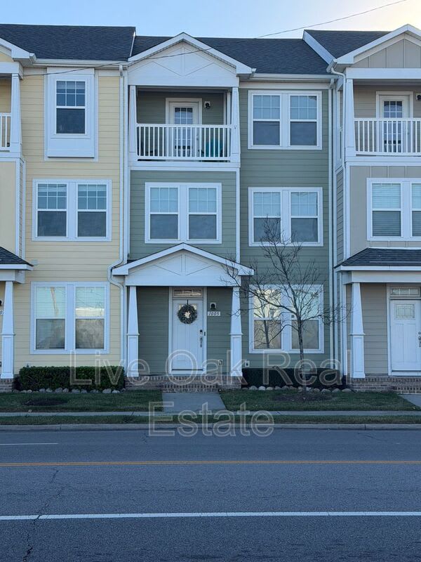 1005 E Ocean View Avenue