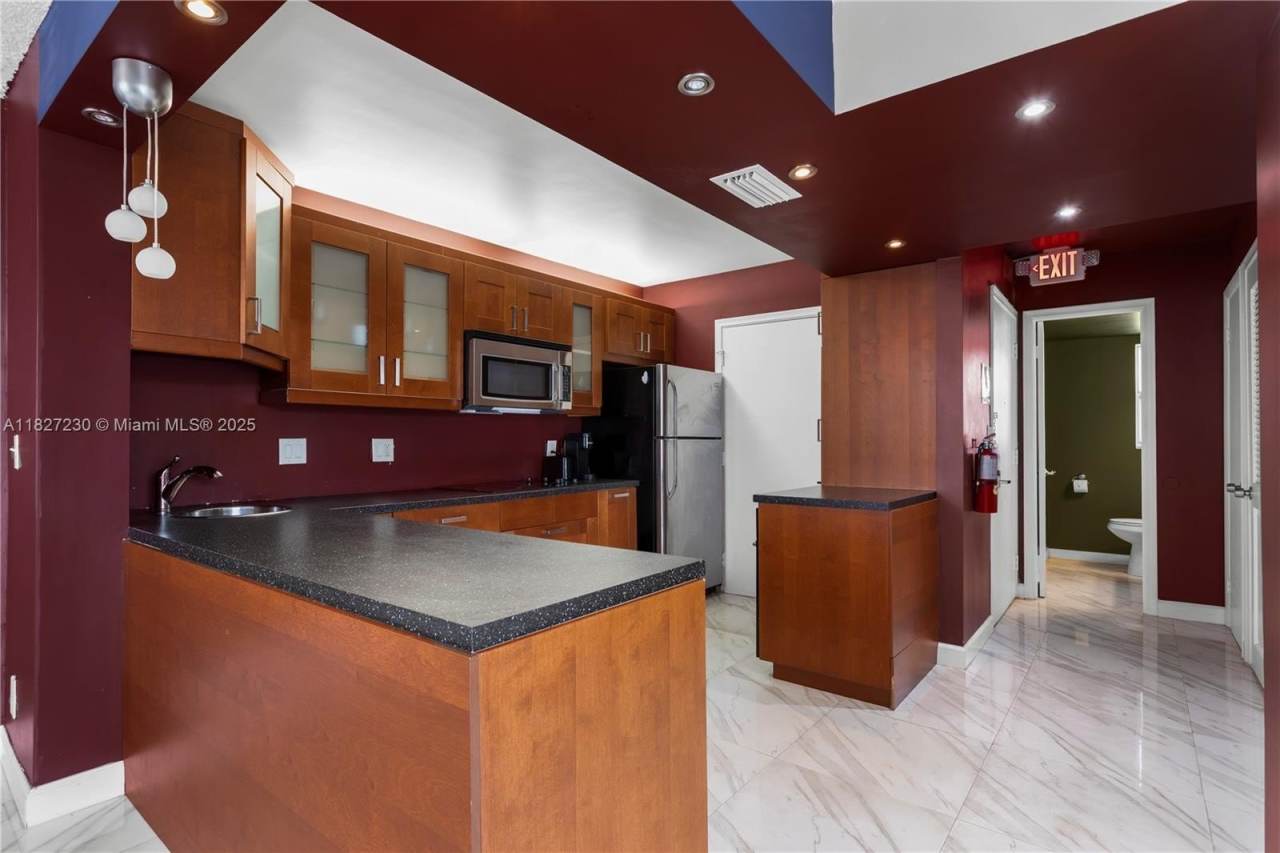 9440 W Bay Harbor Dr