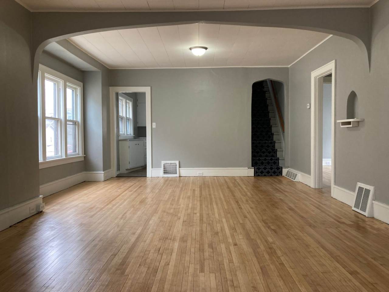 Charming 4 Bedroom 1 Bathroom Home in St.Cloud!