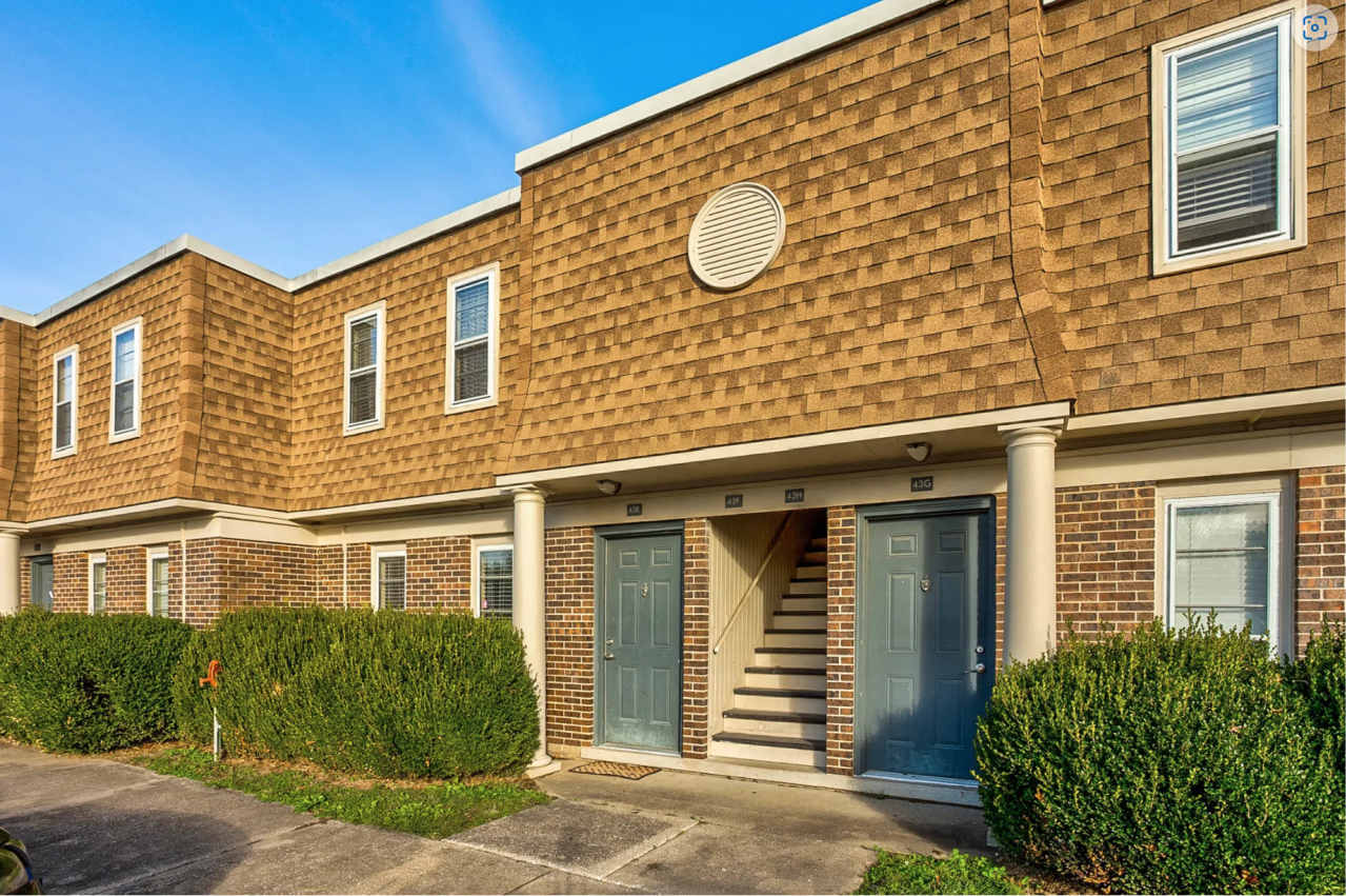 800 East Grand Avenue - 4 Bed/2 Bath