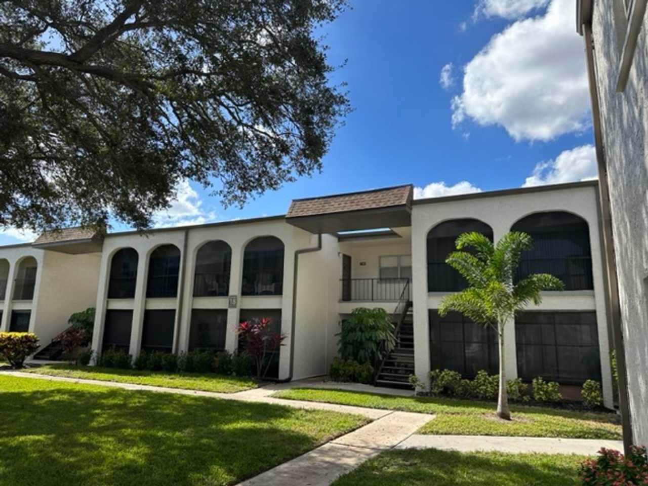 55+ Community, FURNISHED 1BR/1BA CONDO IN BOULEVARD CLUB! Available June 15, 2025