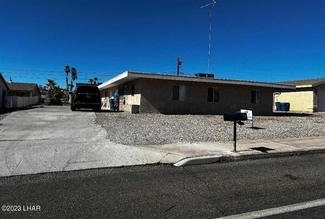 3301 Oro Grande Blvd