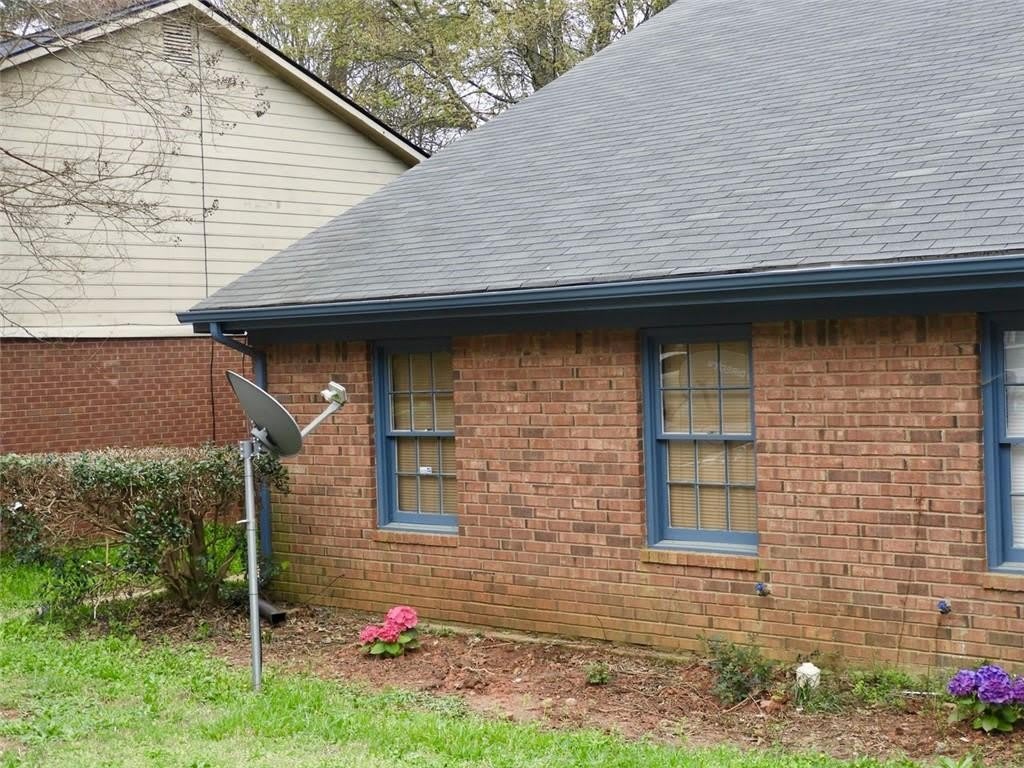 5272 RIDGE FOREST Drive