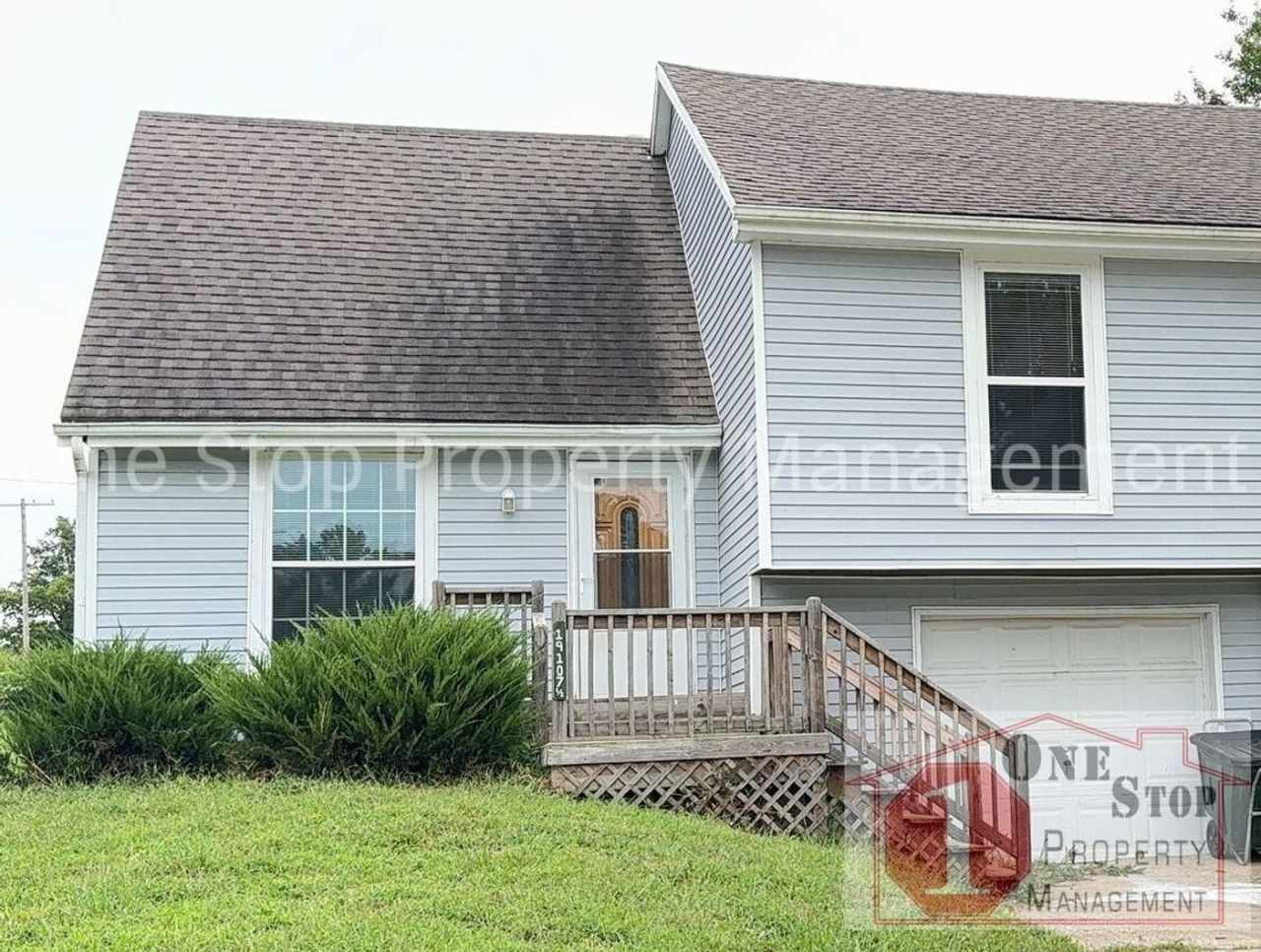 3 bedroom, 1 bathroom duplex in Independence, MO for rent!