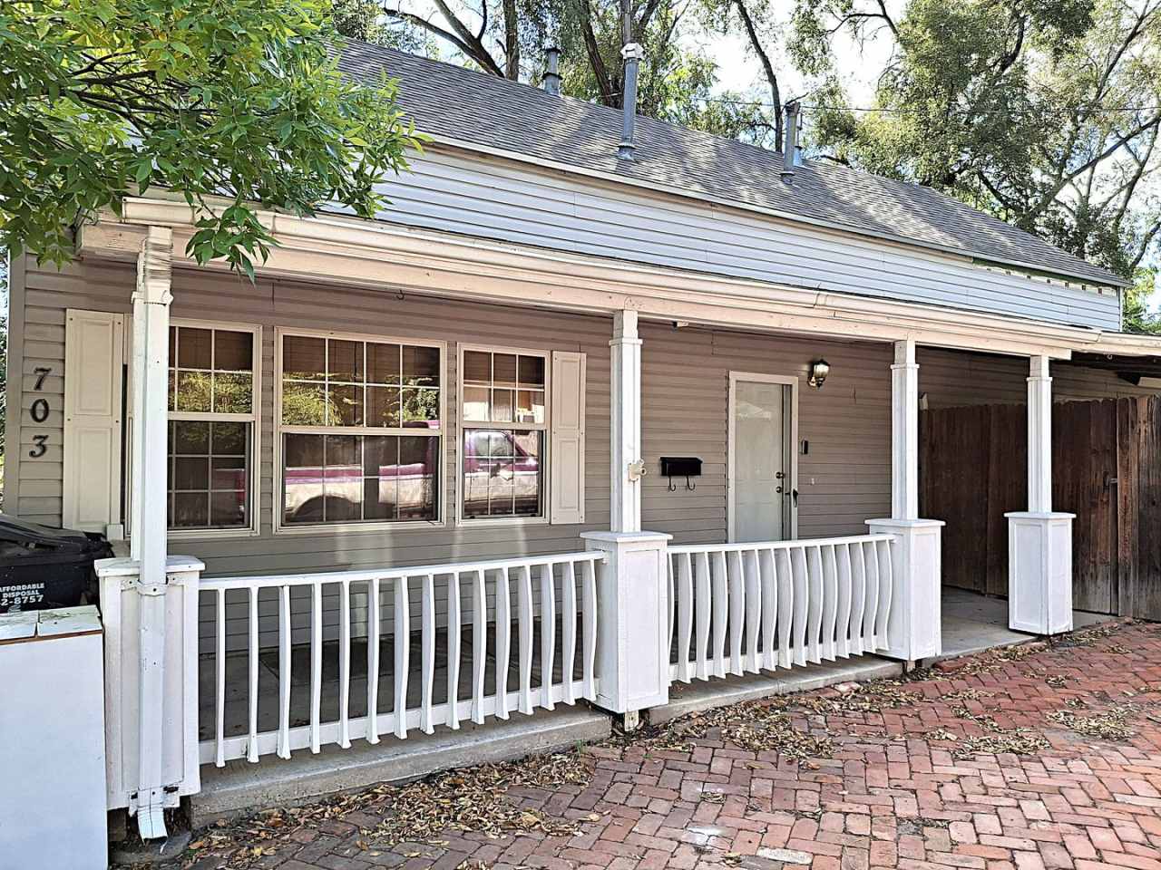 ALL PROSPECTIVE TENANTS MUST SUBMIT A $58 NON-REFUNDABLE APPLICATION FEE PER APPLICANT ONLINE AND BE PRE-QUALIFIED PRIOR TO ANY SHOWINGS