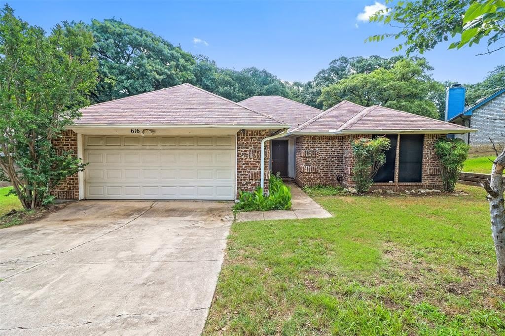 616 Lake Crest Parkway