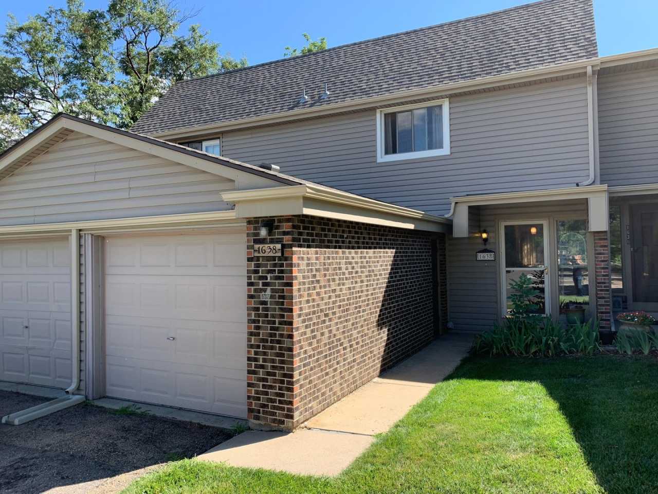 "Spacious 3-Bedroom Townhome with Garage, Fenced Patio  Prime Location Near Coal Creek Trail"