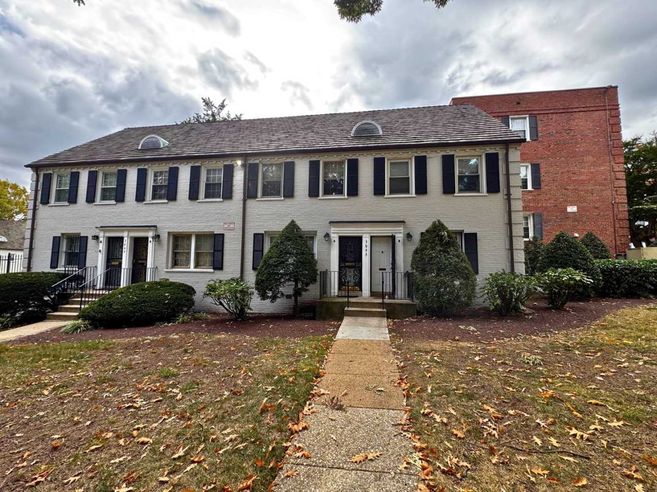 Welcome to your new 2 level TH style apartment home