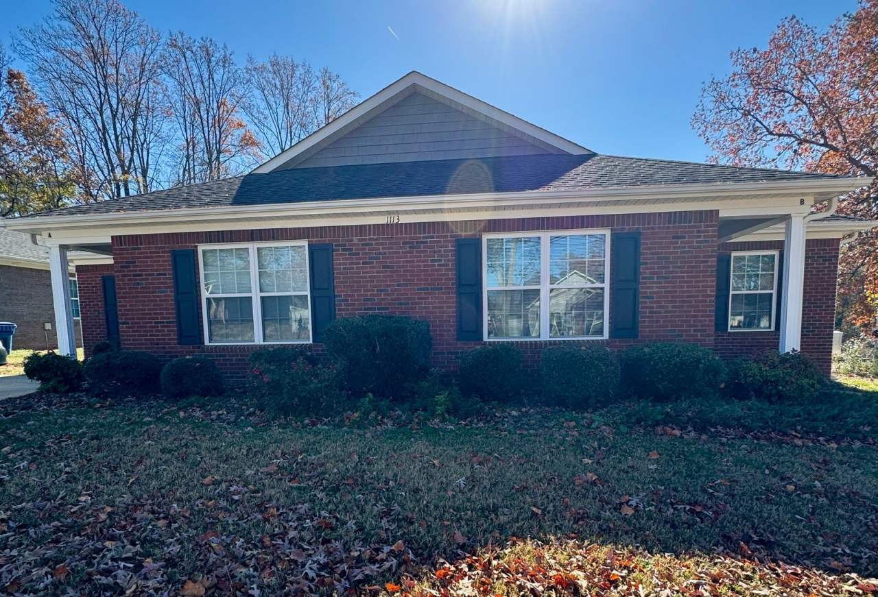 MOVE-IN READY! **MOVE-IN Special $250 off the 1st full month's rent.**