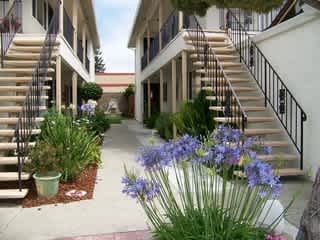 3452 Redwood Ct