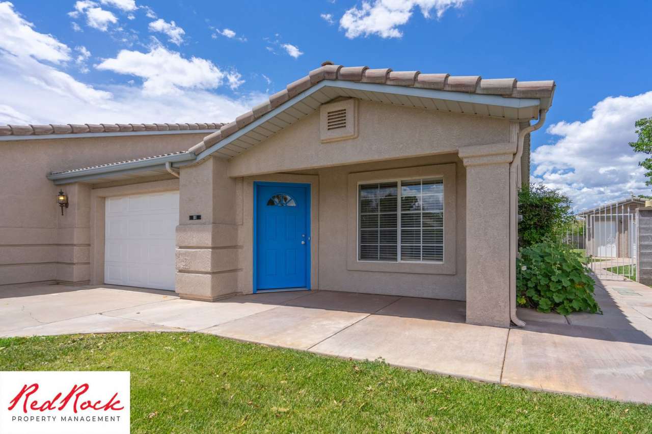 Remodeled 3 Bedroom Townhome with Great Views of Pine Valley Mountain