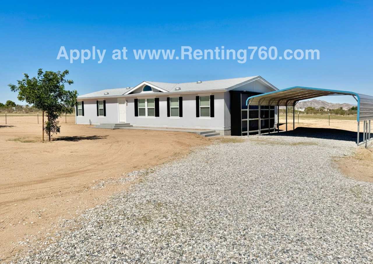 Huge 4 Bedroom Home!!