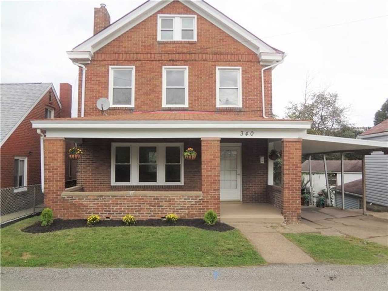 Spacious 4 Bed/1 Bath Home w/ Bonus Rooms-Available 8/15/25!