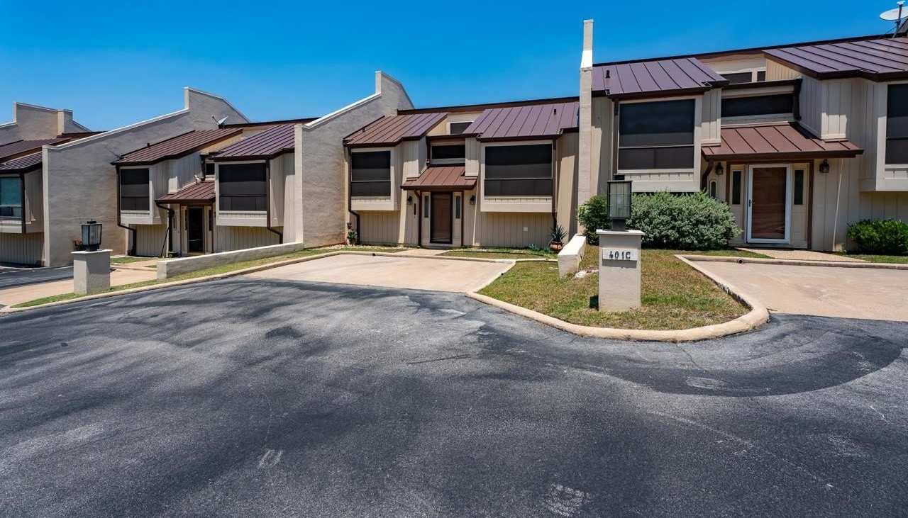 401 Hi There, Unit C