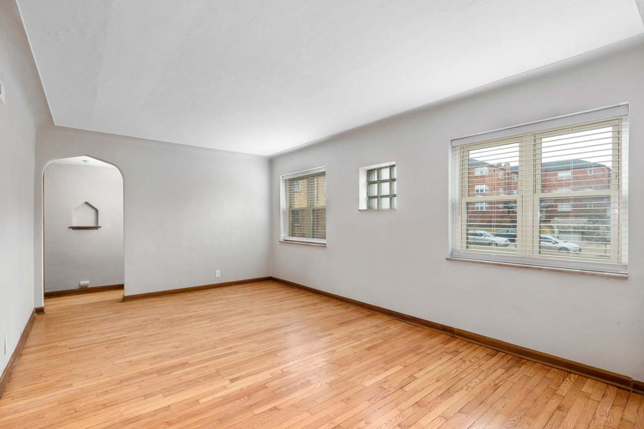 5823 LINDENWOOD AVENUE #1E | SOUTHCITYSPACES.com |