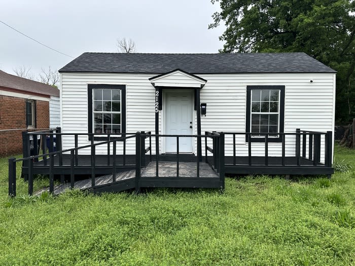 2125 Northeast 15th Street