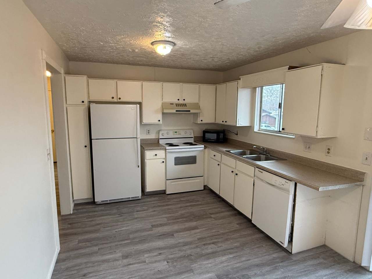 Single-Family Home In West Valley--Includes Fenced Yard!