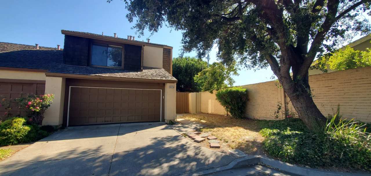 Charming 3BD/2.5BTH Townhome For Rent
