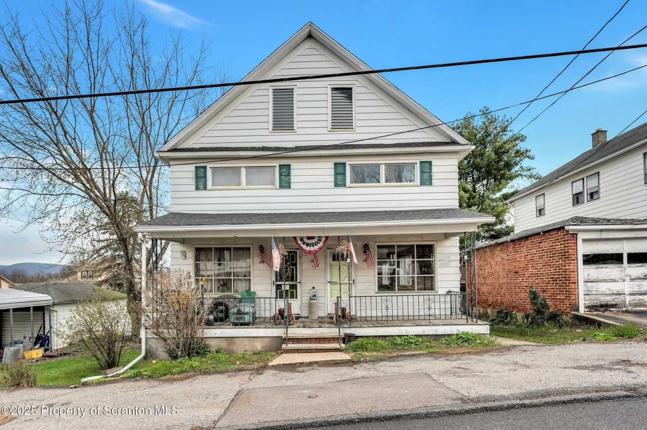 196-198 Chamberlain Street unit: 198