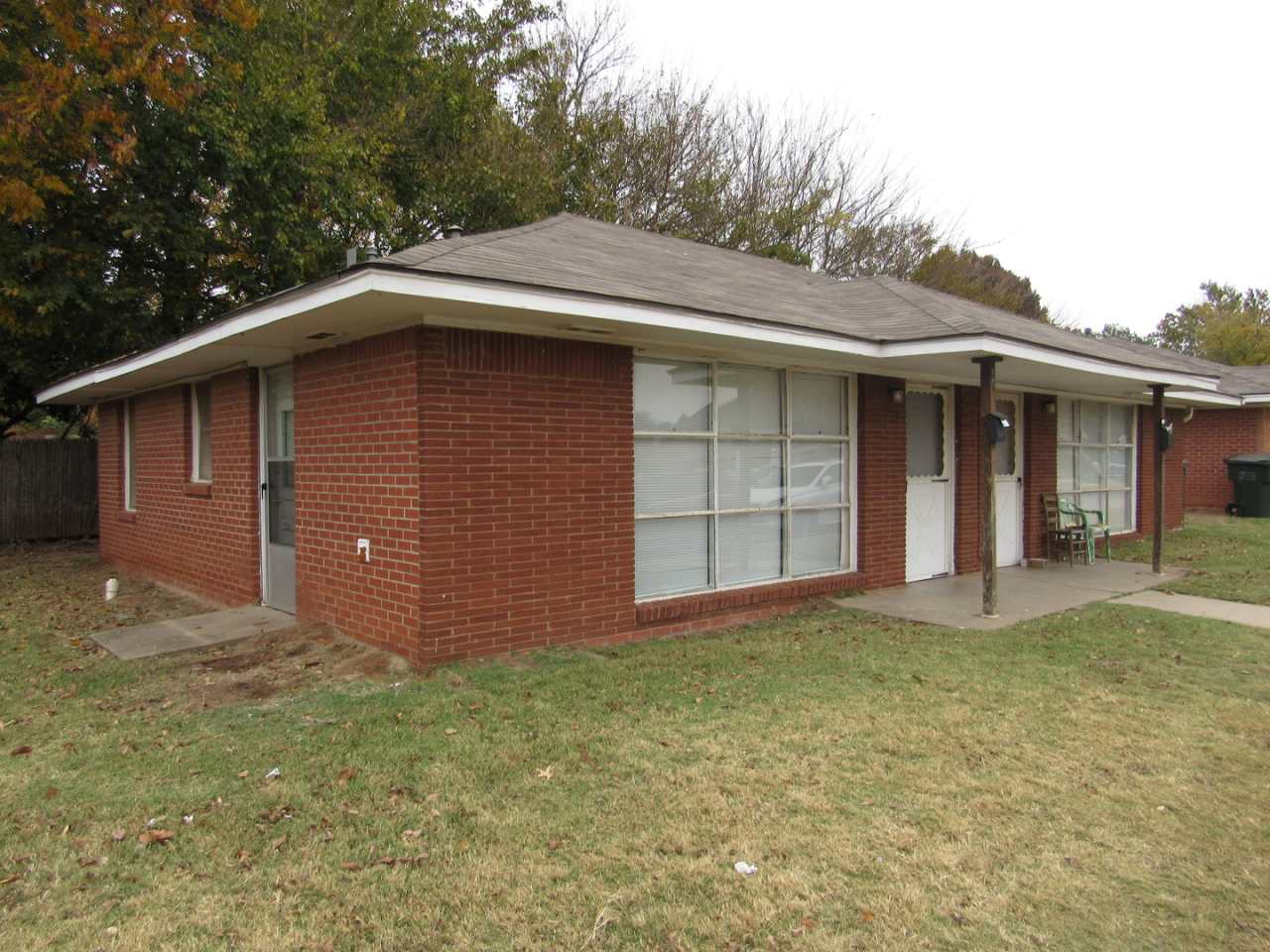 (2) Bed/(1) Bath Duplex! Great Campus Location! 6-Month or Month-to-Month Lease options!