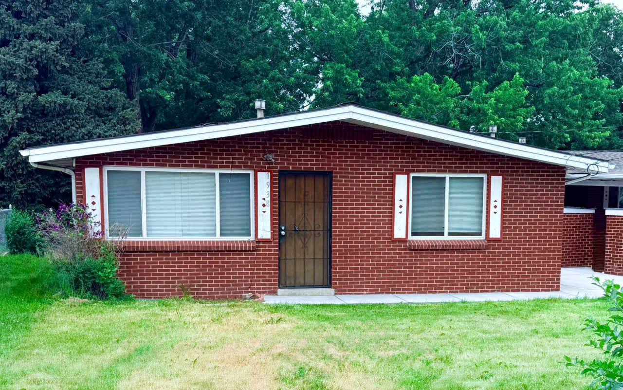 Spacious 2 Bedroom Lakewood Duplex