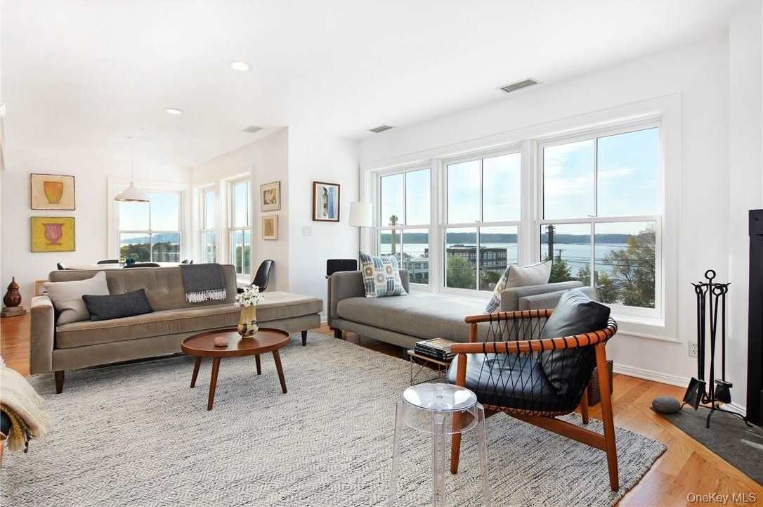 27 N Buckhout Street unit: 2