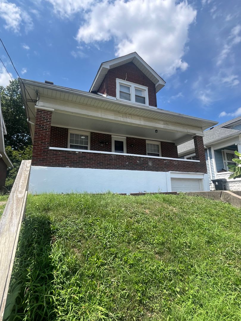 Gorgeous Updated 3 bedroom house!