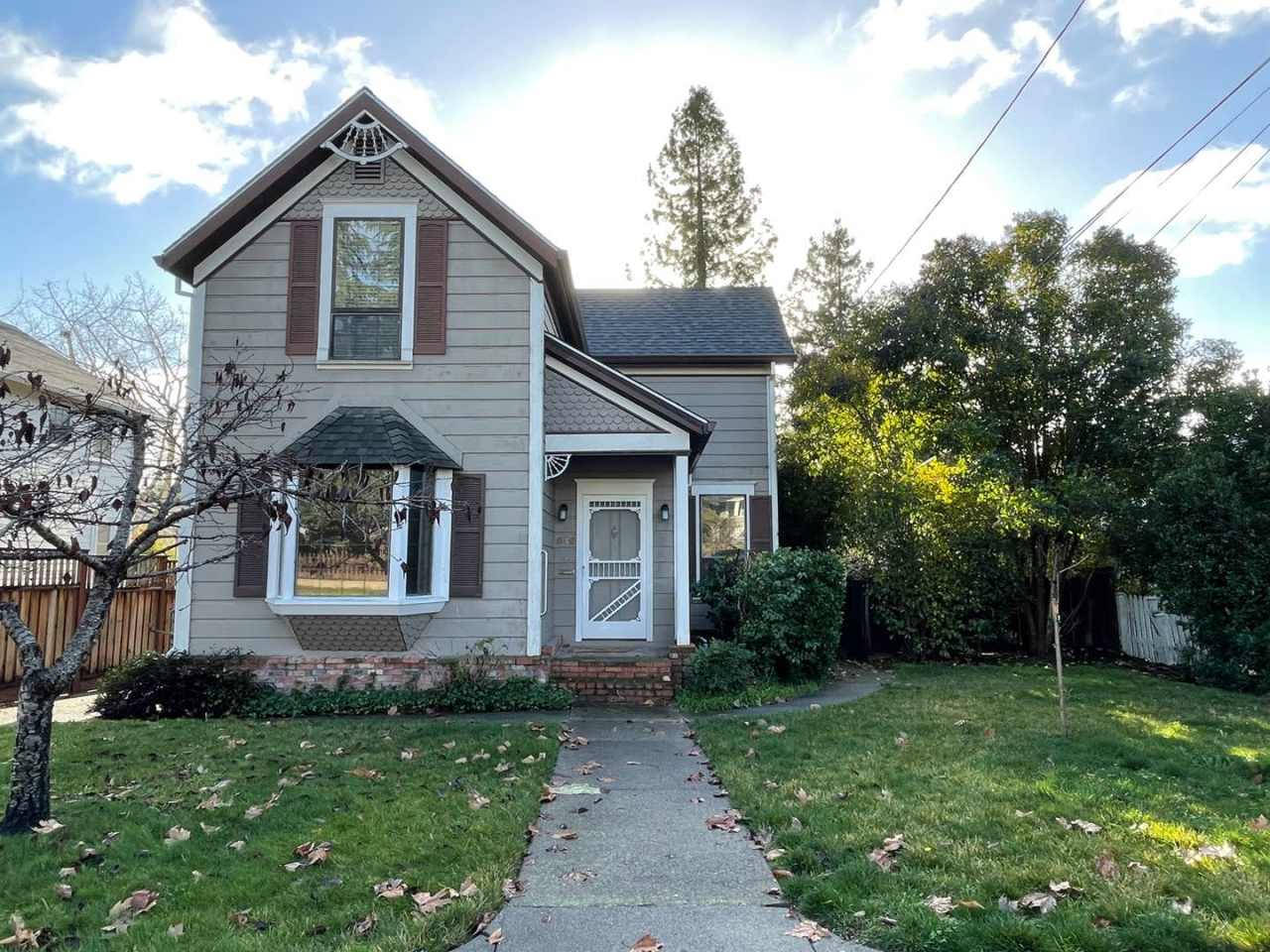 Large Victorian 4/2.5 West Petaluma Home - 535 Upham Street