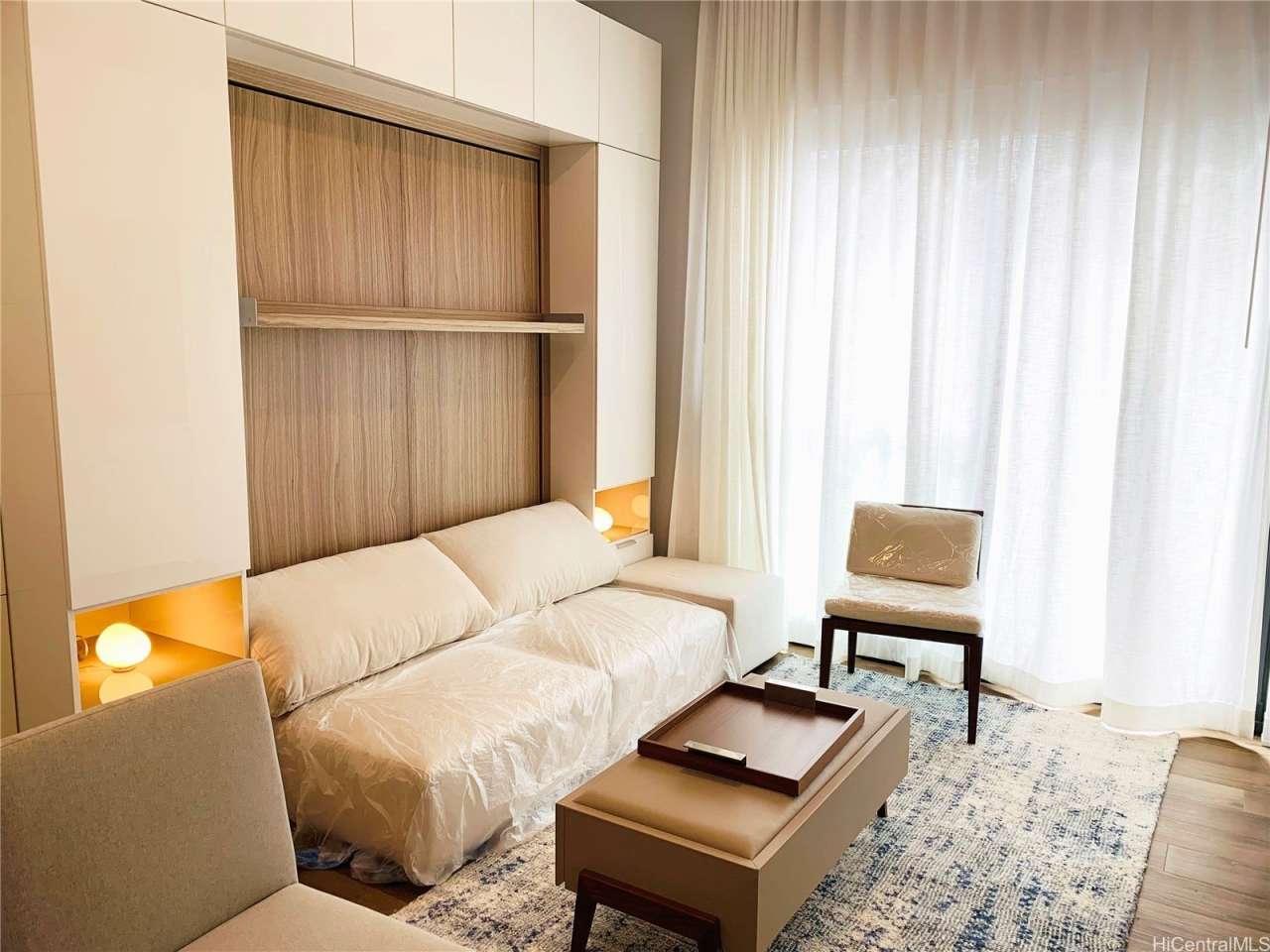 987 Queen Street unit: 725