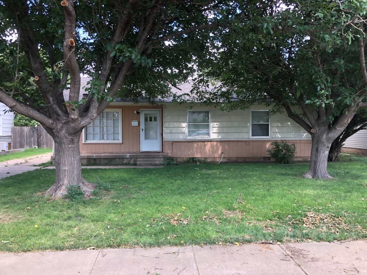 Located in Avondale!!! 3/1 Large Fenced Backyard! CH / AC Window Units, WD Hookups