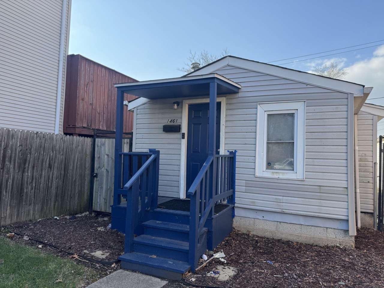 1461 W 114th Place