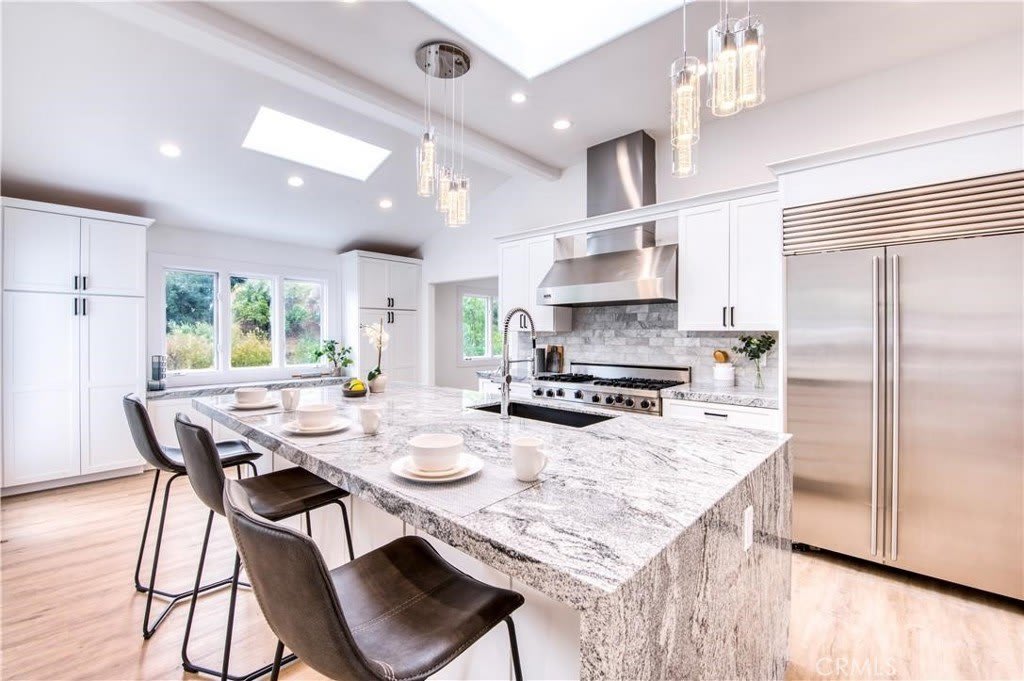 3614 Camino De La Cumbre